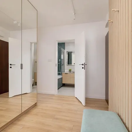 Nowoczesny Rodzinny Z Klimatyzacja I Parkingiem W Krakowie By Renters Prestige Apartment *