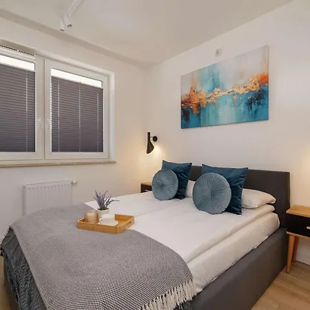 Apartment Nowoczesny Rodzinny Z Klimatyzacja I Parkingiem W Krakowie By Renters Prestige