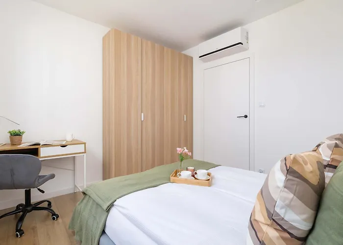 Nowoczesny Rodzinny Z Klimatyzacja I Parkingiem W Krakowie By Renters Prestige *