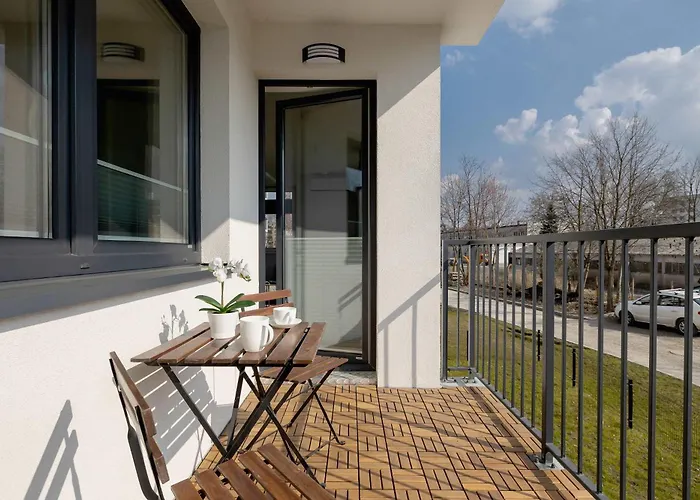 Nowoczesny Rodzinny Z Klimatyzacja I Parkingiem W Krakowie By Renters Prestige Apartment